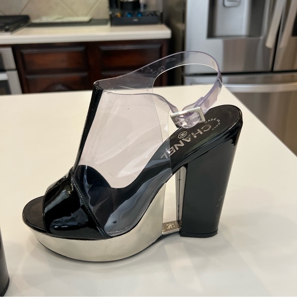 CHANEL Patent and Chrome Vintage Wedge Sandals Spring 2007 AUTHENTIC - Picture 5 of 11